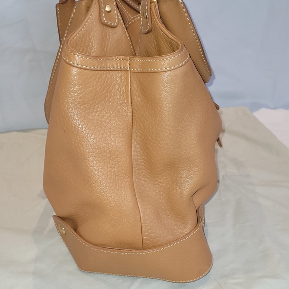 MAXX New York Large Leather Shoulder Bag - Picture 4 of 9